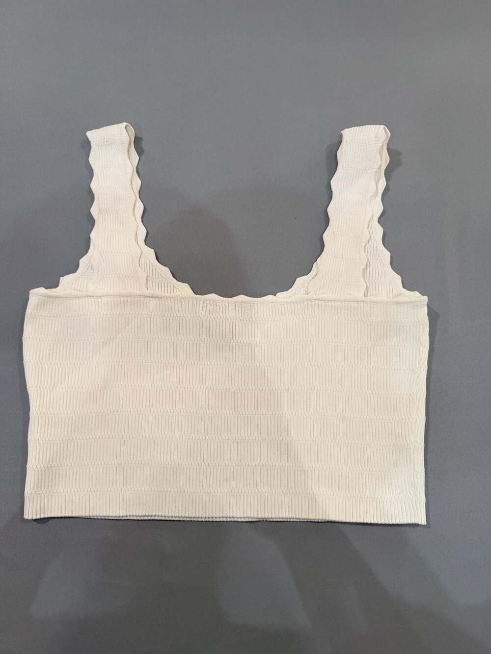 House of Harlow 1960 White Ribbed Scalloped Tank Top Size L Festival - Picture 3 of 7
